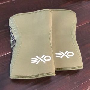 Exo Rebel Size Medium Knee Sleeves